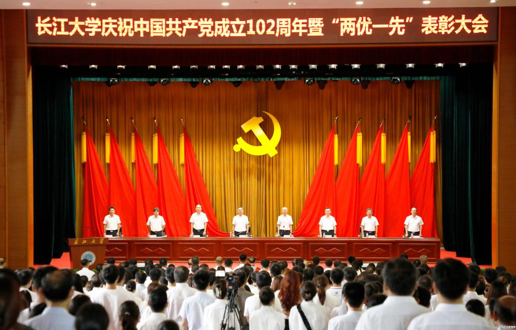 说明: //news.sqdrama.com/__local/5/FB/3C/7A69164ADD44C0011D8724ADEB5_E915FAE3_19820.jpg